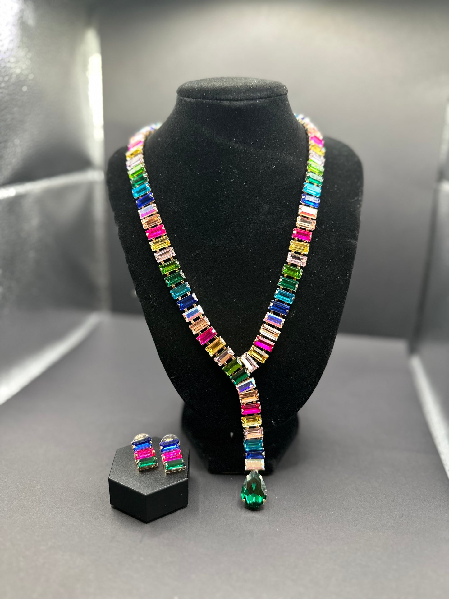 Multicolor Stone Necklace Set